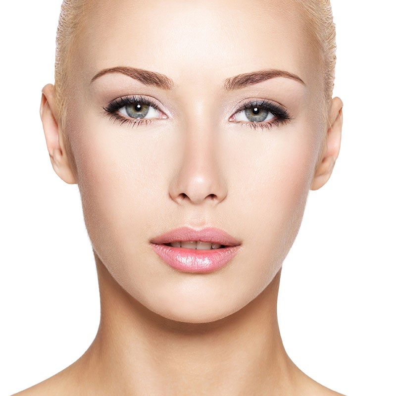 donna con collo giovane e bello